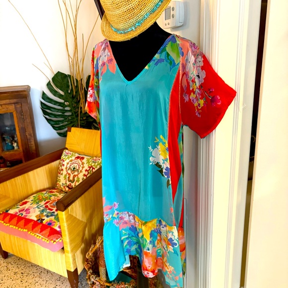 Johnny Was Dresses & Skirts - Johnny Was Red & Turquoise Floral Rayon Print Loose Shift Dress! Short Sleeve. M